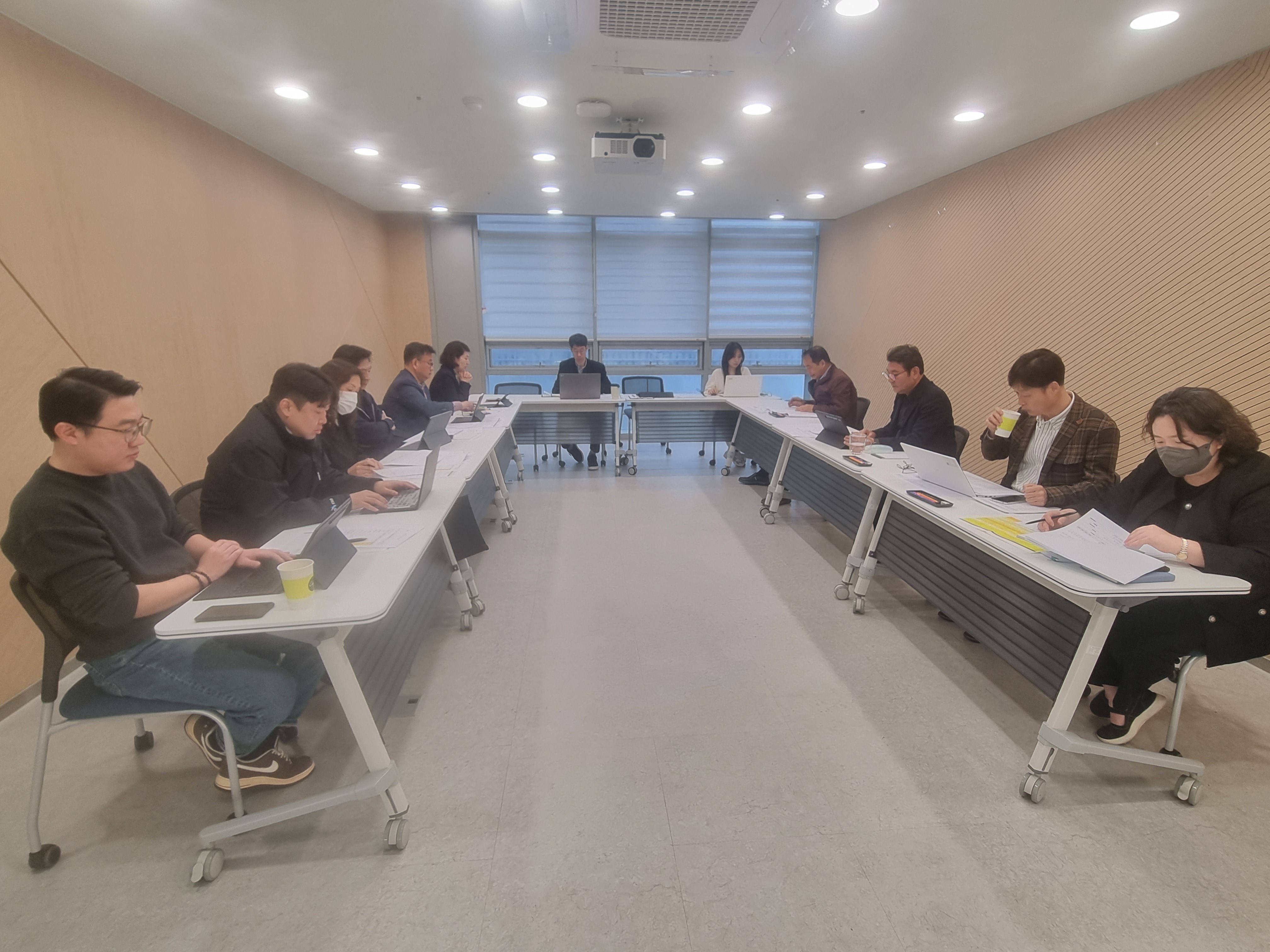 월 1회 전략회의 추진